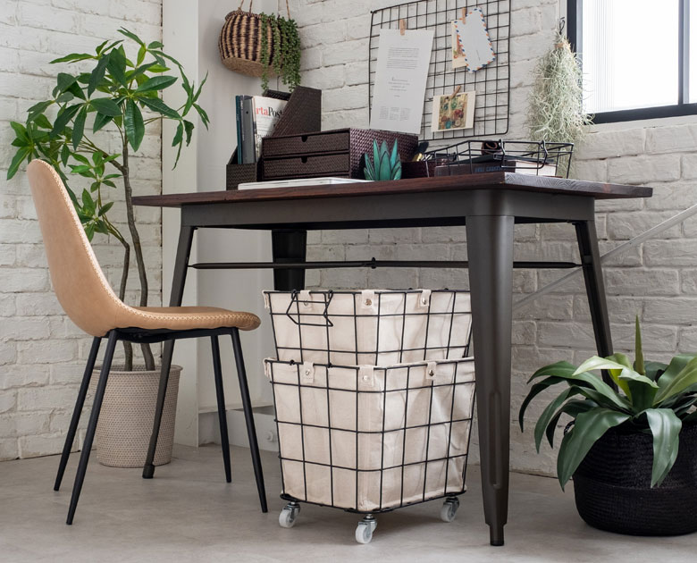 スタッキングできるタイプや、中身を隠せる内布付きなど種類も豊富