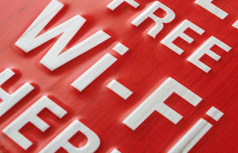 文字やイラストがぷっくりと浮き出ています