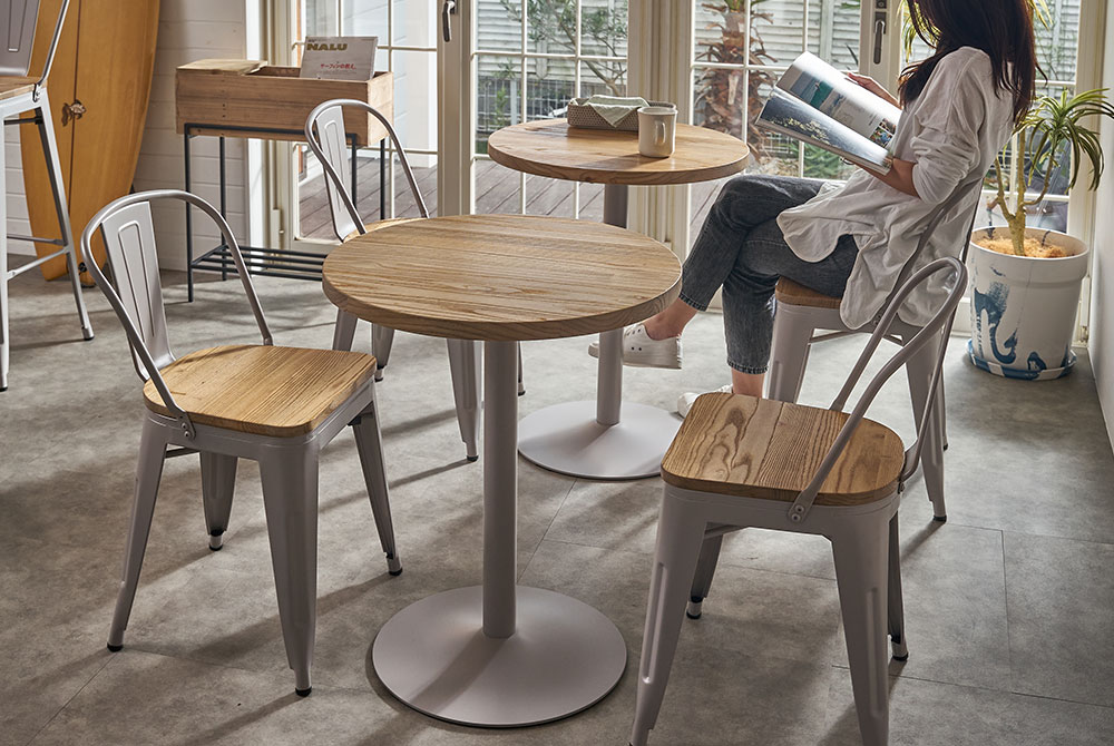 カフェテーブルラウンド