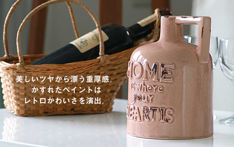 美しいツヤから漂う重厚感。かすれたペイントはレトロかわいさを演出。