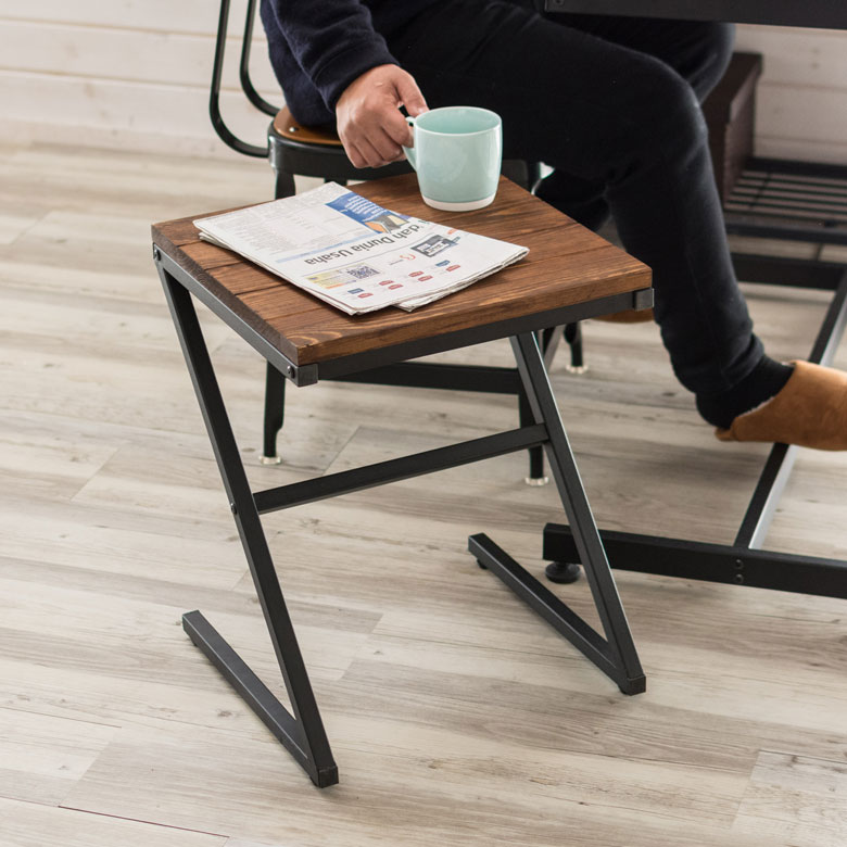 サイドテーブル