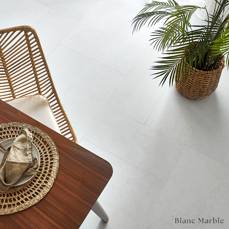 平滑な表面の床に吸着します