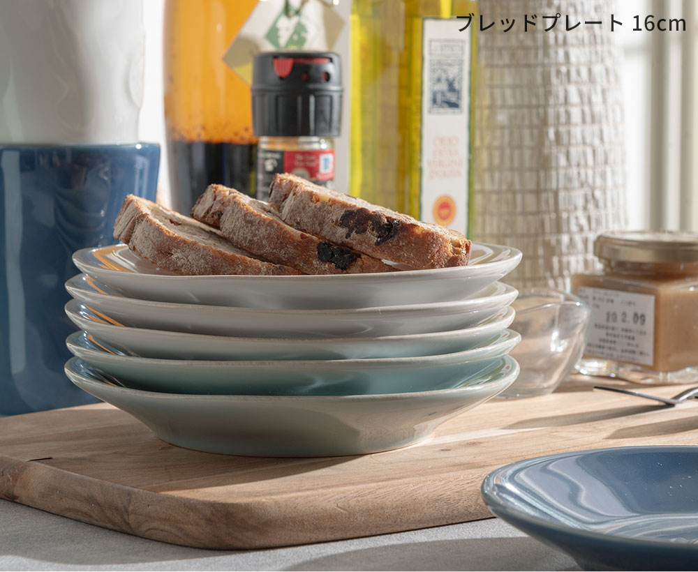 高温で焼き上げた丈夫なストーンウェアのプレート
