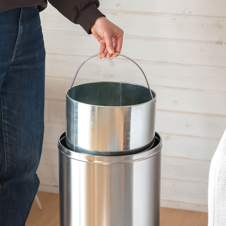 プッシュ式フタでゴミが見えないステンレス製トラッシュカン 30L 直径