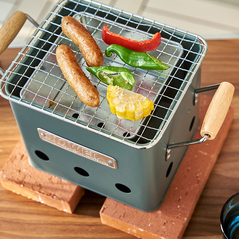 小ぶりサイズで気軽に使える卓上BBQストーブ