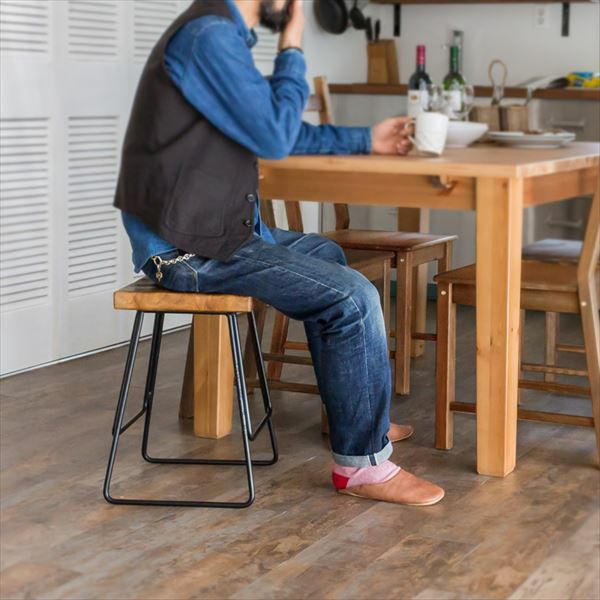 チーク材とアイアンのスツール 2脚組 無垢材 木製スツール カフェ椅子 シャビー 無垢材 のチークを使った アイアンフレーム スツール (91026)【生活
