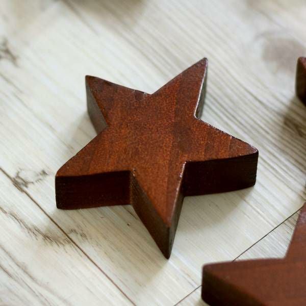 木製彫刻文字置物 台形 茶色と黒 木彫りのアルファベット文字オブジェ 記号 star ブラウン アイボリー