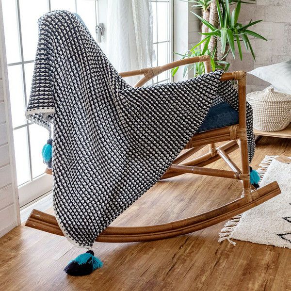 四隅にタッセルを添えたチェック柄ニットブランケット 大判約100×140cm