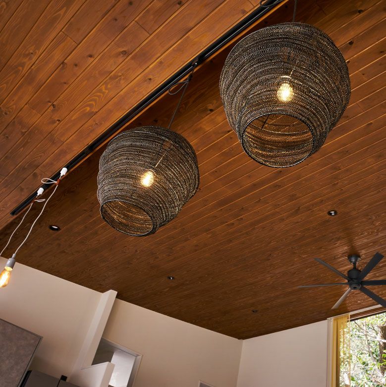 ワイヤーメッシュ製 天井照明　オランダのデザイナー【Rick Tegelaar】 Rick Tegelaar tells the story behind his Meshmatics Chandelier for