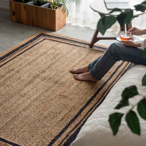 麻の質感とラインデザインが映えるジュートラグ 約130×190cm (1.5畳