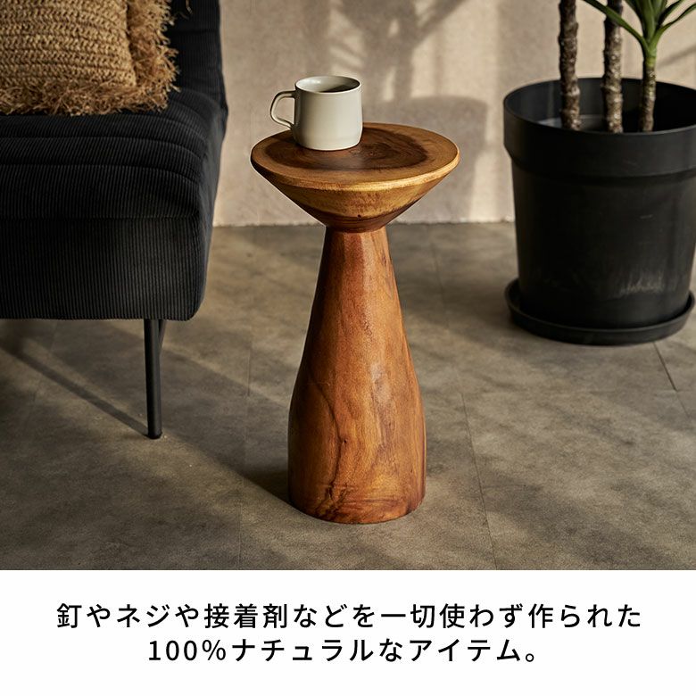 バリ島のヴィラやホテルでよく使われているモンキーポッドの丸太 バリ島のヴィラやホテルでよく使われているモンキーポッドの丸太