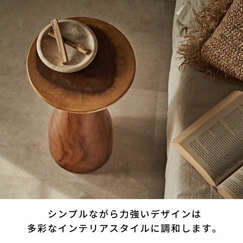 バリ島のヴィラやホテルでよく使われているモンキーポッドの丸太から