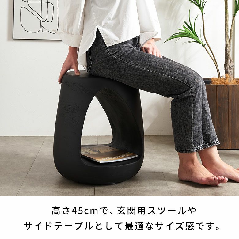 モンキーポッドツリーの無垢材から削り出したサイドテーブルとしても