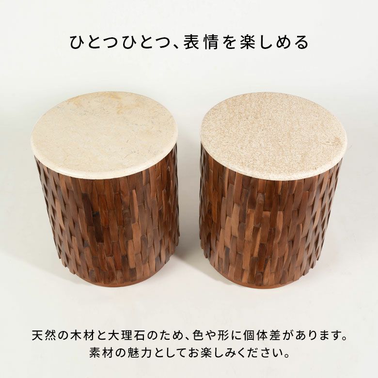 天然大理石の天板にリサイクルチークを組み合わせた丸いサイドテーブル