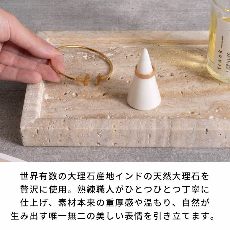 まるでホテルのようなモダンで上品な空間に格上げできるシンプルで洗練